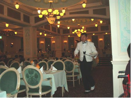 S.S. Columbia Dining Room photo, from ThemeParkInsider.com